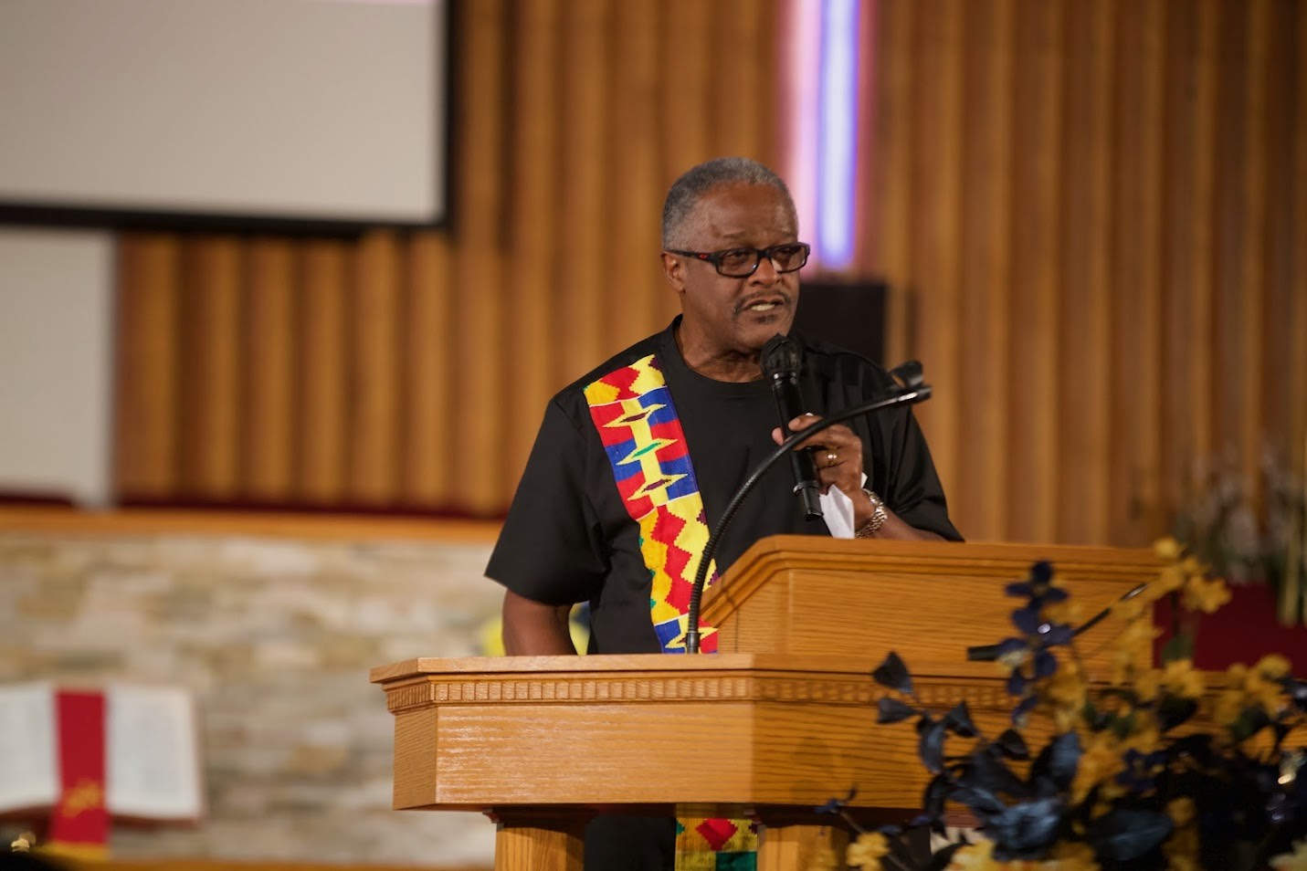 Dr. Alvin B. Bernstine delivering a sermon at Allen Temple